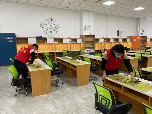 濟寧職業技術學院電子信息工程系聯想班開展志愿服務活動，為城市書屋提供信息技術咨詢服務